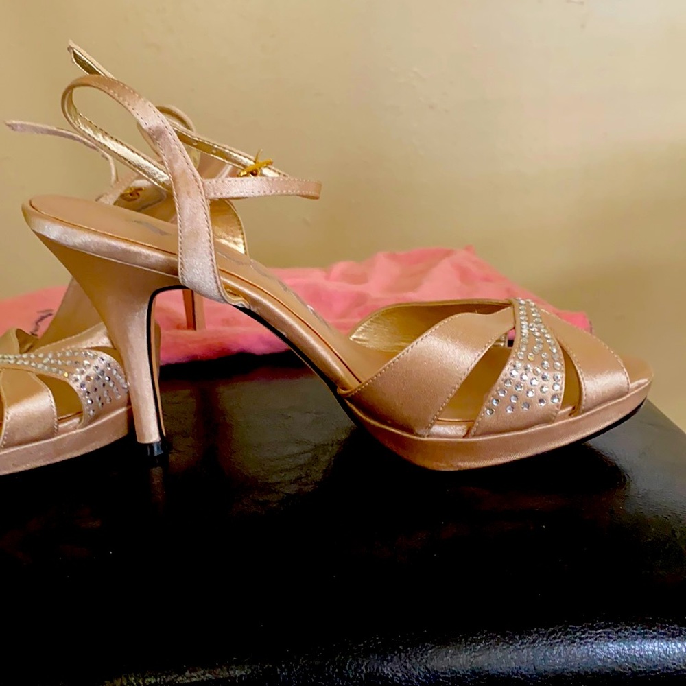 Nina brand Champagne w/Rhinestones Sling backs